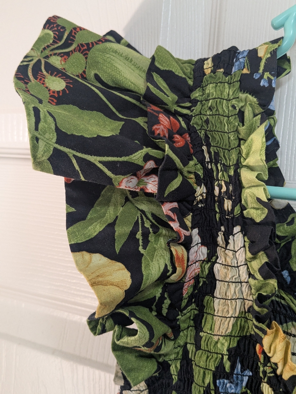 Tuckernuck Noir blooming botanicals dress With pockets. - Picture 4 of 8